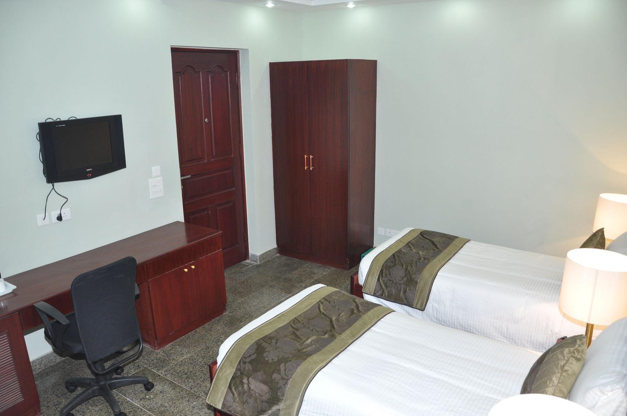 Oyo 367 Hotel Forest Green New Delhi Exterior photo