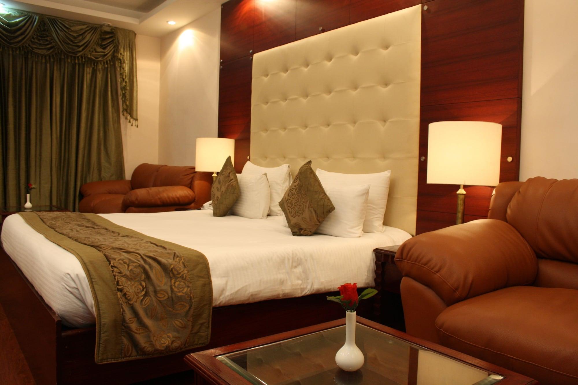 Oyo 367 Hotel Forest Green New Delhi Exterior photo
