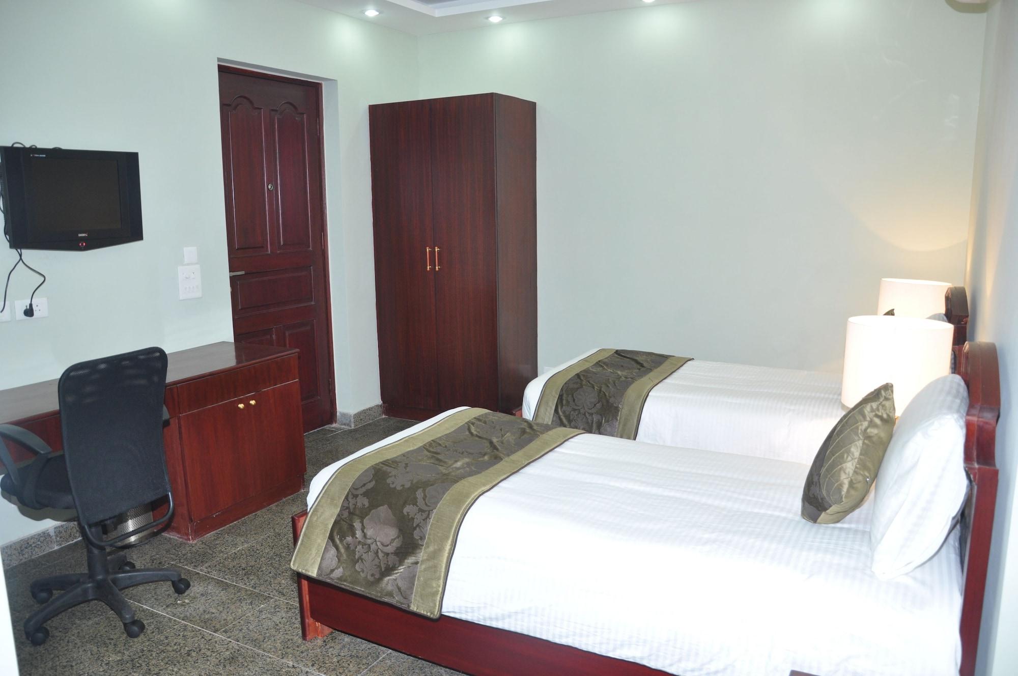 Oyo 367 Hotel Forest Green New Delhi Exterior photo