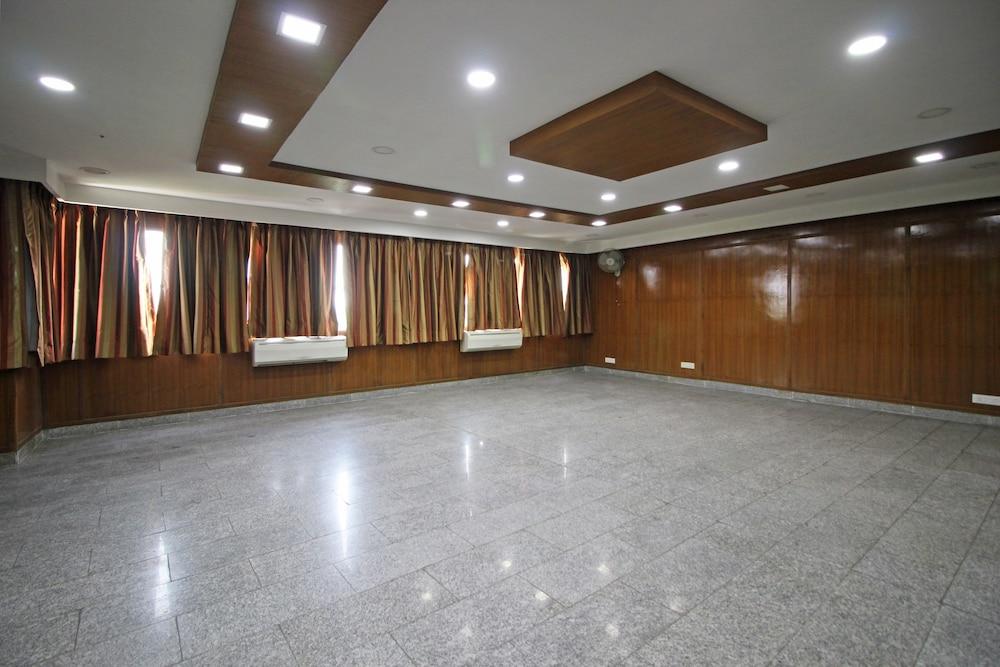 Oyo 367 Hotel Forest Green New Delhi Exterior photo