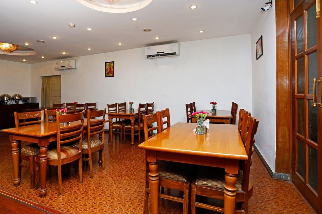 Oyo 367 Hotel Forest Green New Delhi Exterior photo