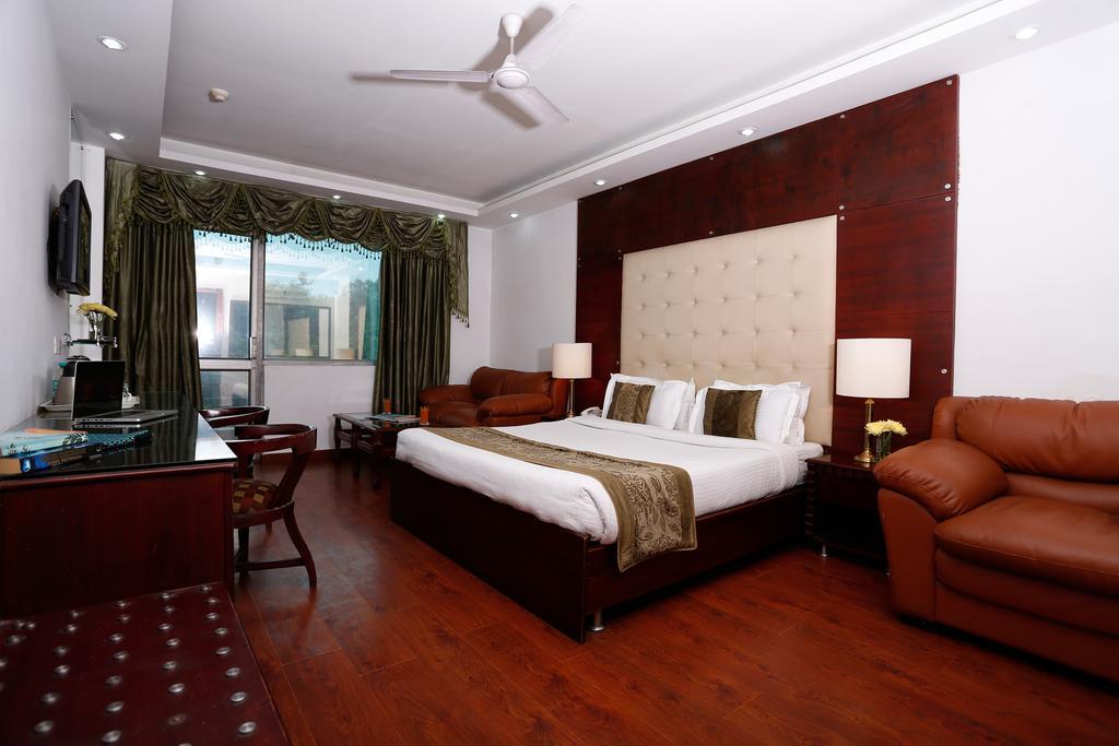 Oyo 367 Hotel Forest Green New Delhi Exterior photo